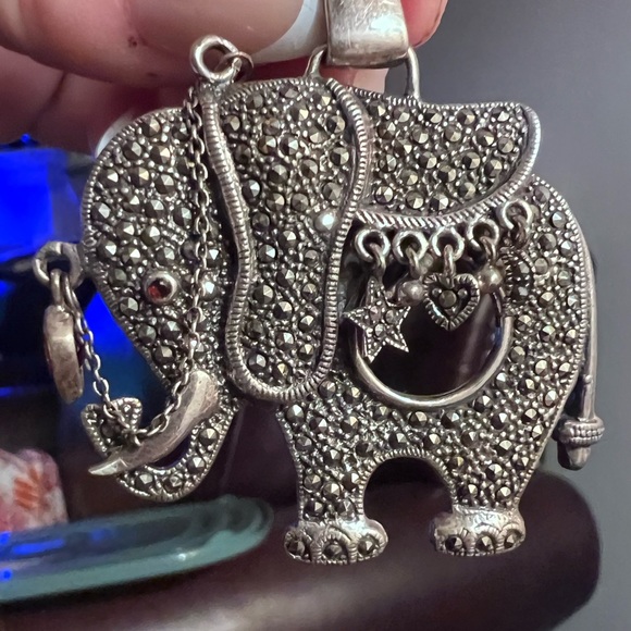 Sterling Silver Elephant Pendant/Brooch - Picture 1 of 9